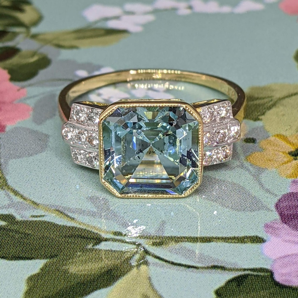 18k store aquamarine ring